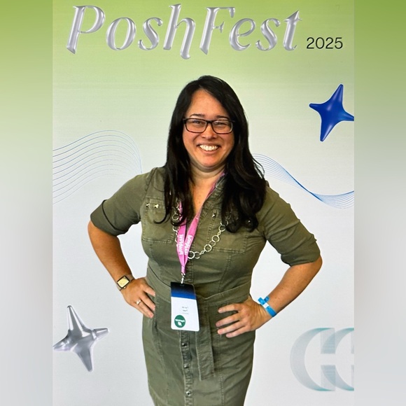 Meet your Posher, Farrah! - Picture 2 of 7